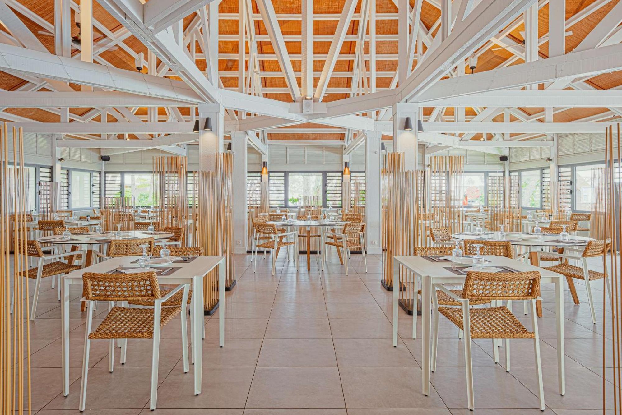 Doubletree By Hilton Noumea Ilot Maitre Resort エクステリア 写真